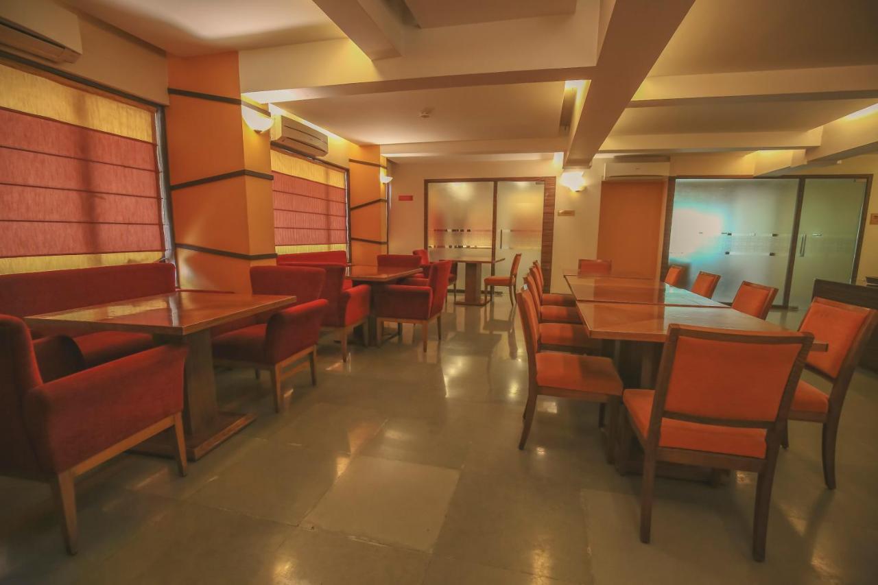 The Gold Haven Hotel Poona Buitenkant foto