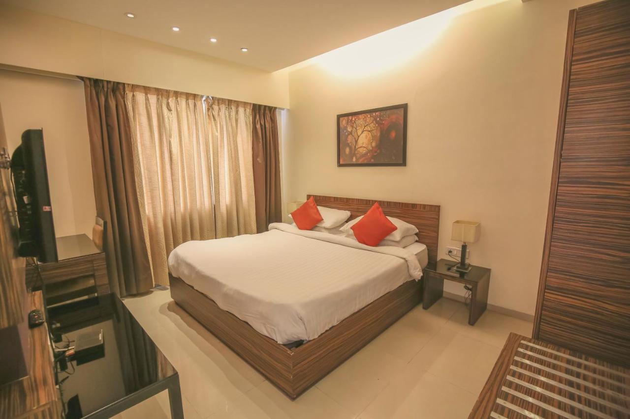 The Gold Haven Hotel Poona Buitenkant foto