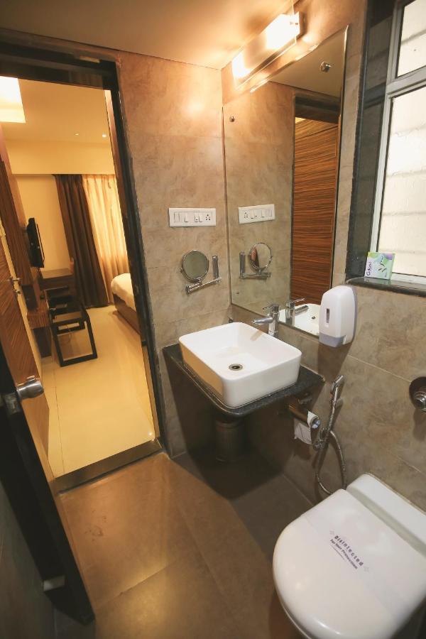 The Gold Haven Hotel Poona Buitenkant foto