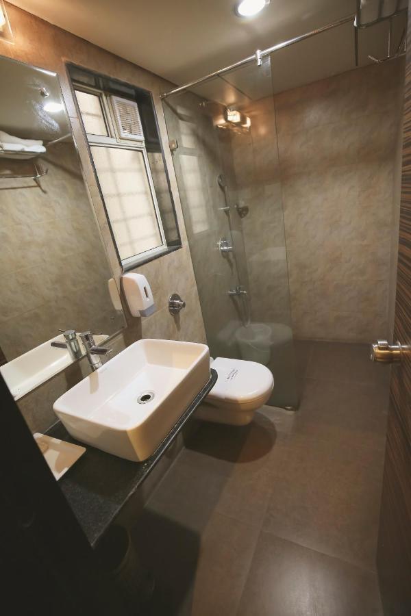 The Gold Haven Hotel Poona Buitenkant foto